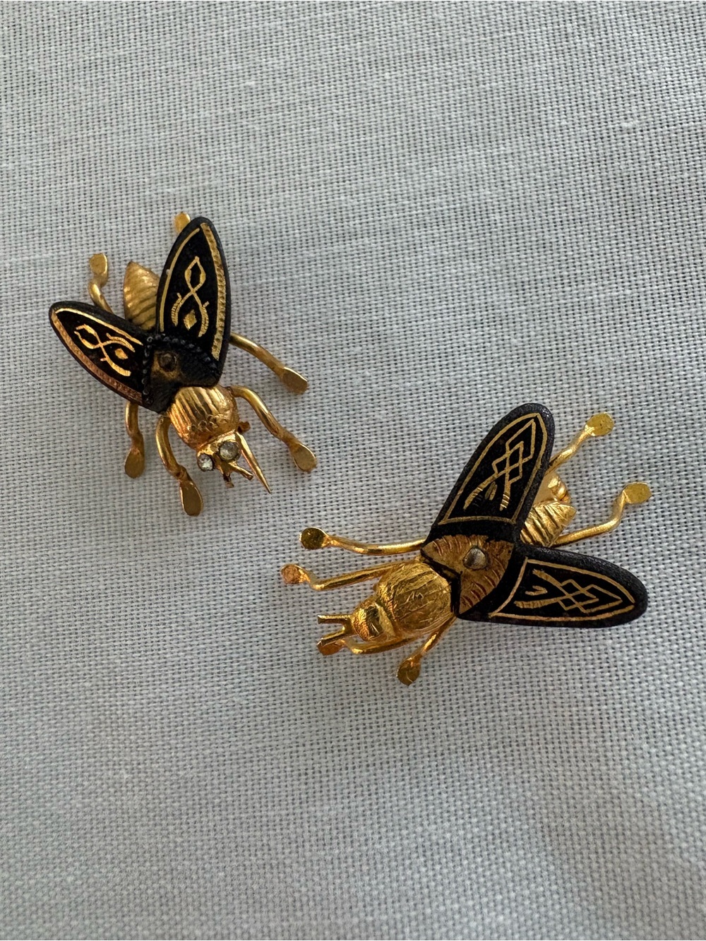 Gold and Black Bee Brooch Set - Unbranded - Picture 2 of 2